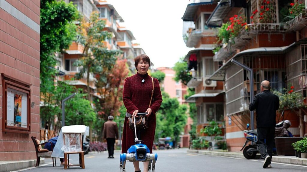 Une entreprise chinoise lance un robot-chien pour accompagner les personnes aveugles.
