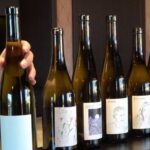 Étiquettes de vin : les stratégies de différenciation des producteurs français face à la concurrence