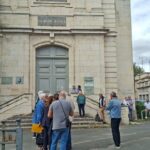 Escroquerie immobilière : 196 victimes réclament réparation dans un procès.