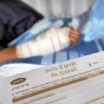 Le gouvernement renforce les règles sur les arrêts maladie de longue durée en France.