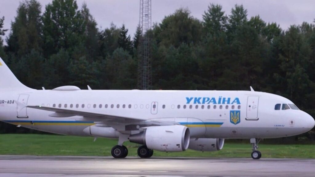 Un drone a-t-il réellement approché l’avion de Volodymyr Zelensky ?
