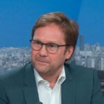 Le Médiateur explique les bonnes pratiques pour interviewer des politiques en France