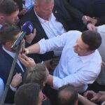 Bain de foule pour Jordan Bardella, lancement de campagne du PCF à la foire agricole de Beaucroissant