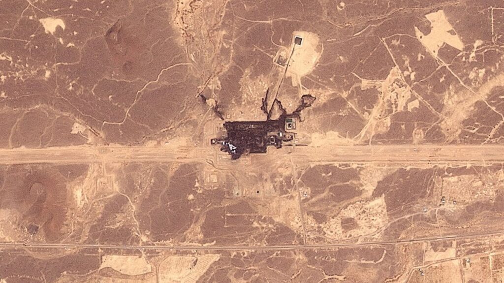 L’Arabie saoudite suspend l’oléoduc Est-Ouest après des attaques de drones irakiens.