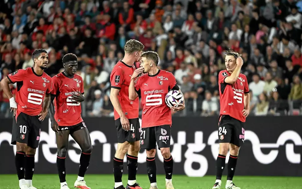Le Stade Rennais grimpe au classement de Ligue 1 après sa victoire contre l’Olympique de Marseille.