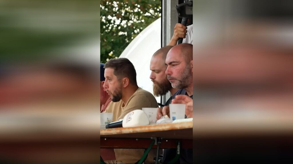Concours de gros mangeurs : Maroilles et hot-dogs attirent de nombreux participants en France.
