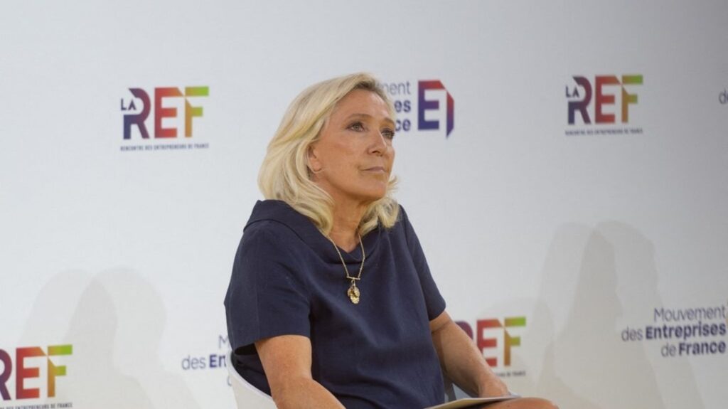 Marine Le Pen privilégie un budget opérationnel à une loi spéciale avant la présidentielle