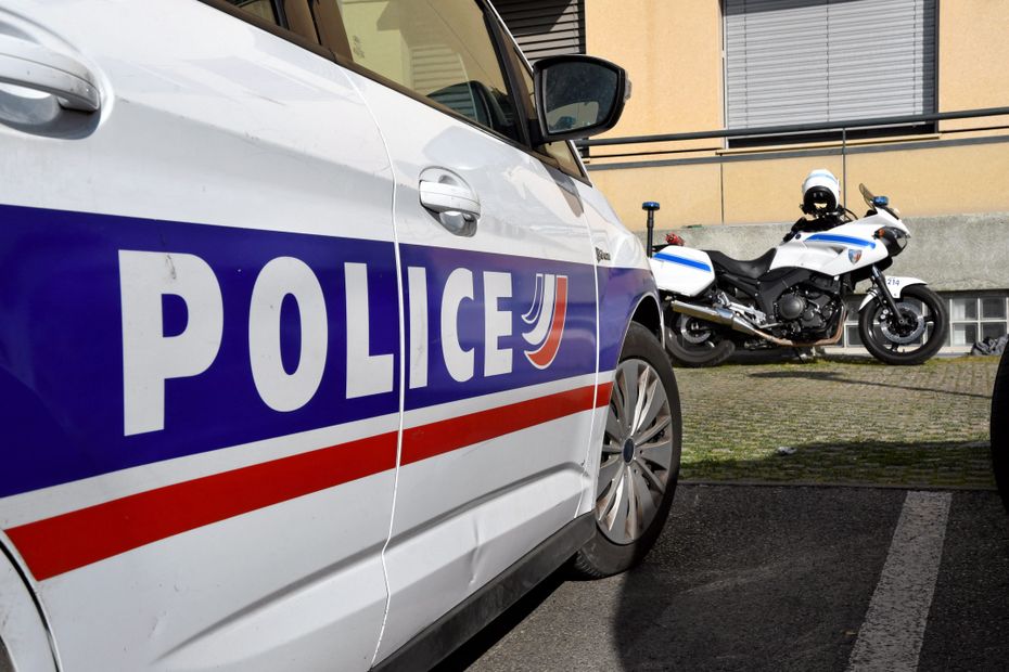 Une association soutient une famille de demandeurs d’asile après une tentative d’incendie raciste
