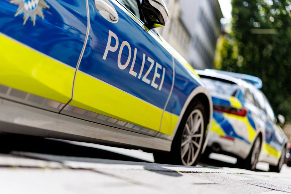 Un bus scolaire en Allemagne s’encastre dans une maison, quatorze blessés dont sept graves.