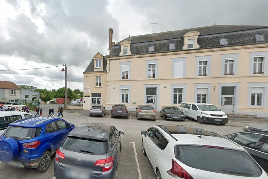 Incendie dans une entreprise entraîne l’évacuation temporaire d’une école par précaution