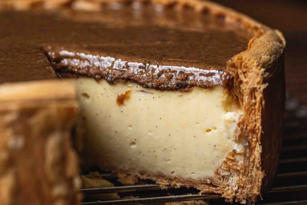 Le chef Brandon Dehan révèle une astuce pour améliorer le flan à la vanille.