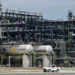 Dangote ouvre sa méga-raffinerie au Nigeria pour renforcer l&rsquo;approvisionnement en pétrole en Afrique.