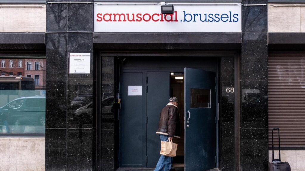 Arrivée des premiers résidents au Centre Fedasil d’Uccle le 15 septembre.