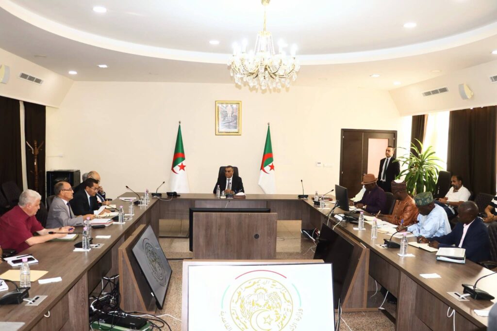 L’Algérie renforce sa coopération avec [pays] par des accords et un transfert d’expertise.