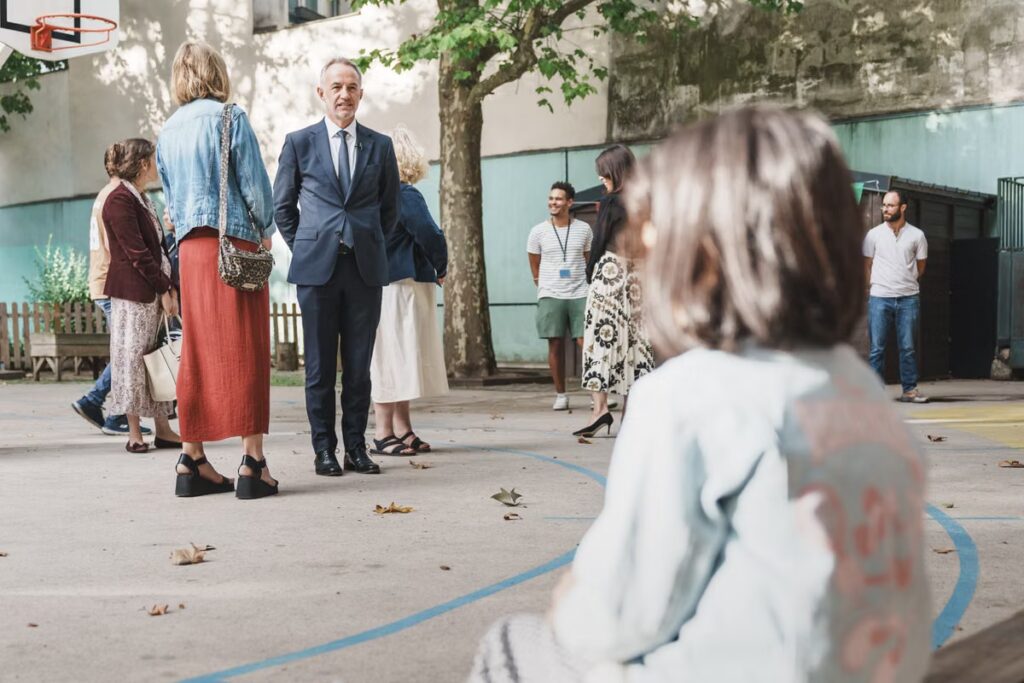 Scandale périscolaire : plainte de familles contre Emmanuel Grégoire et Anne Hidalgo.