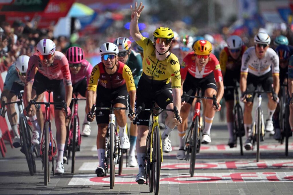 Matthew Brennan remporte sa 4e étape de la Vuelta et vise le Maillot Jaune au Tour.