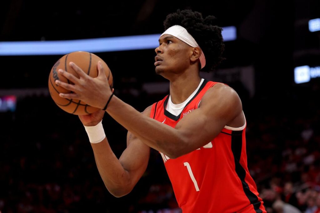 Amen Thompson prolonge son contrat de cinq ans avec les Houston Rockets en NBA.