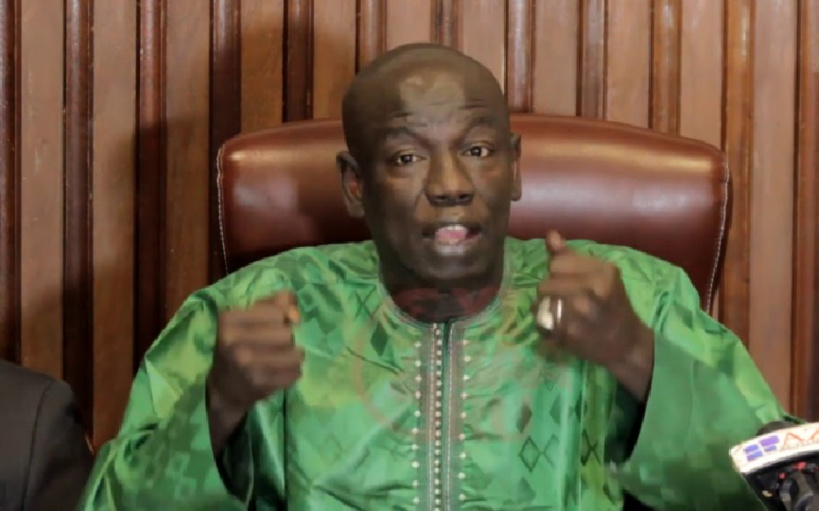 Abdoulaye Vilane critique le ministre Cheikh Diba sur la gestion économique actuelle.