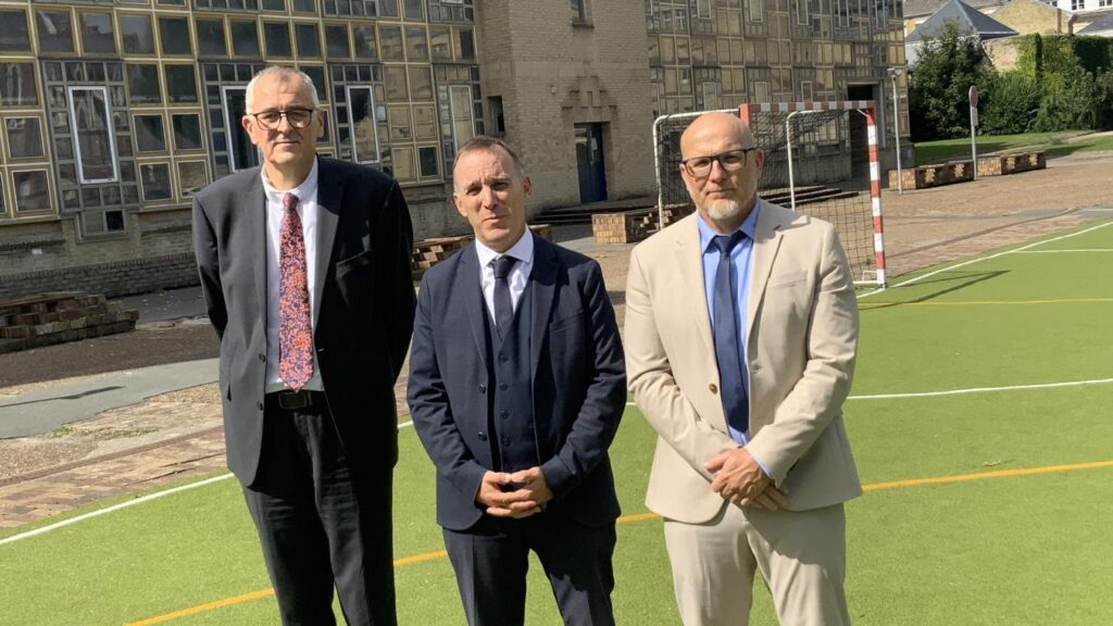Jérôme Gannard nommé proviseur du lycée Ribot à Saint-Omer, remplaçant son prédécesseur.