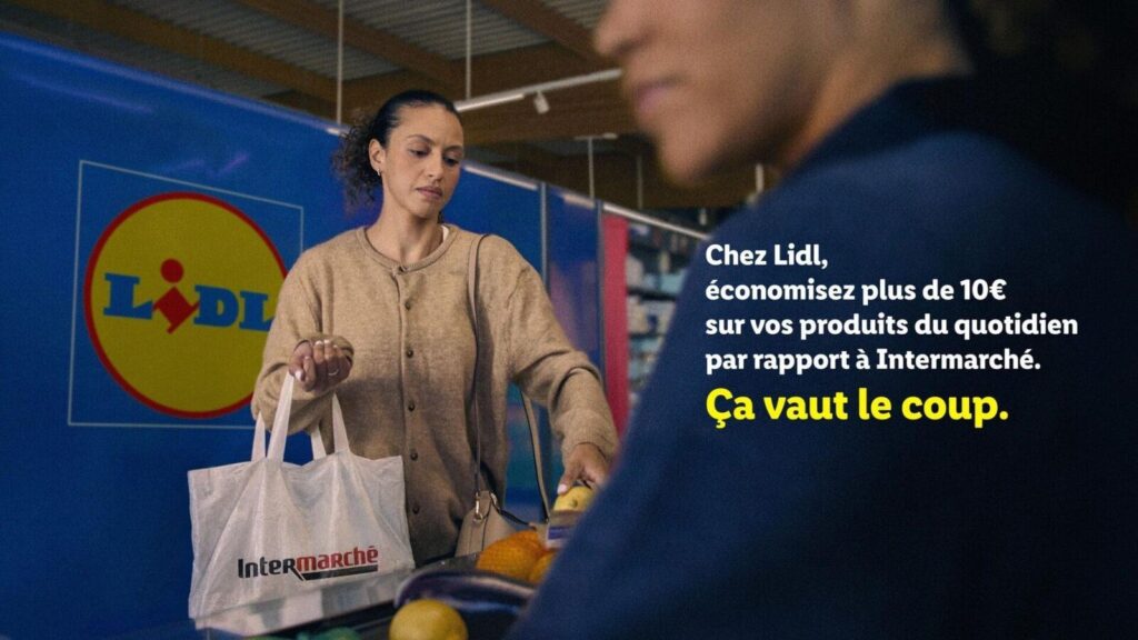 Guerre des prix : enseignes rivalisent dans des pubs comparatives pour attirer les consommateurs