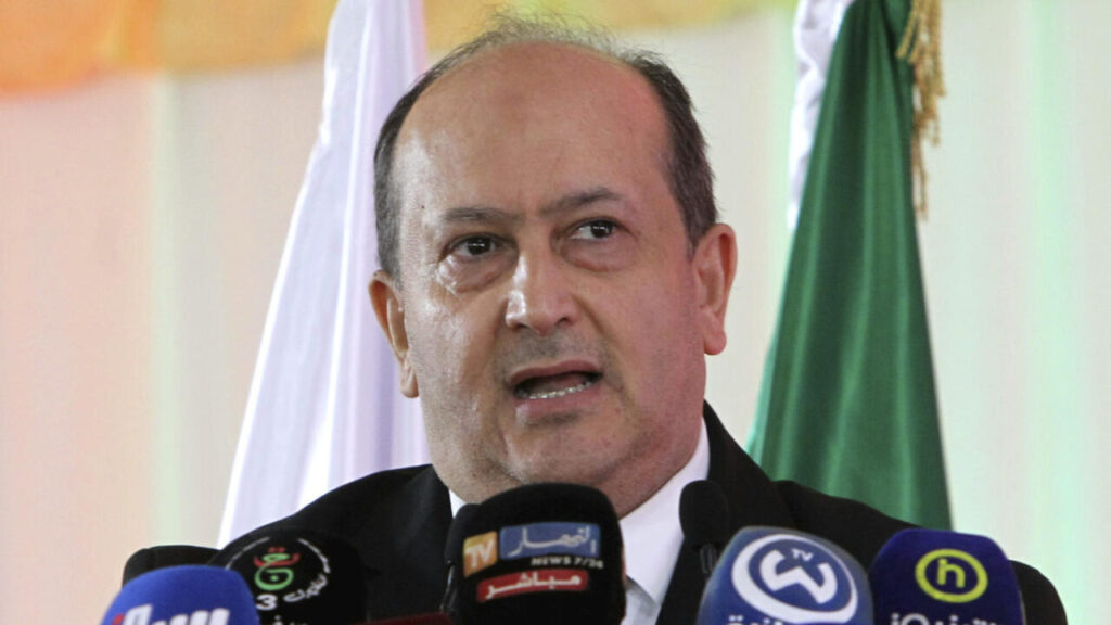 Algérie : le Premier ministre effectue une visite officielle à Bamako pour renforcer les relations bilatérales.