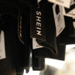 Shein connaît un début de cotation boursière turbulent sur les marchés financiers.