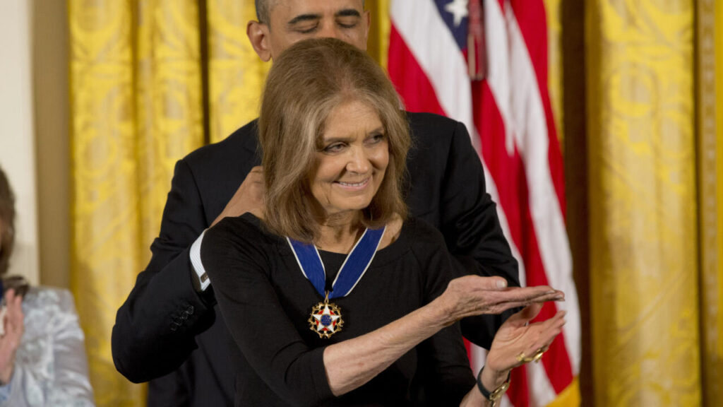 Gloria Steinem, figure du féminisme américain, décède à 92 ans.