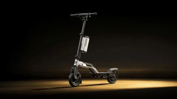 NAVEE présente la trottinette Fold P10 lors de l’IFA à Berlin, marquant une innovation dans le secteur.