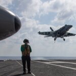 L&rsquo;armée américaine frappe trois pétroliers iraniens en réponse à des tirs de missiles.