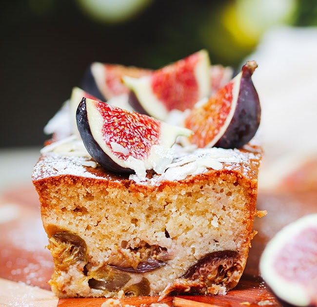 Cake aux figues, miel et amandes : une recette traditionnelle revisitée en France
