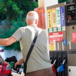 Le litre de SP95-E10 atteint 2,09 euros, proche du record de 2,13 euros en 2022.