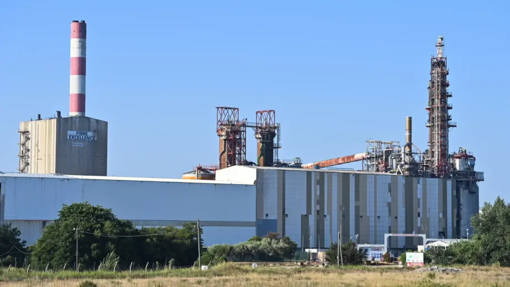La préfecture demande des mesures d’urgence pour assurer la sécurité de l’usine Fibre Excellence de Tarascon.