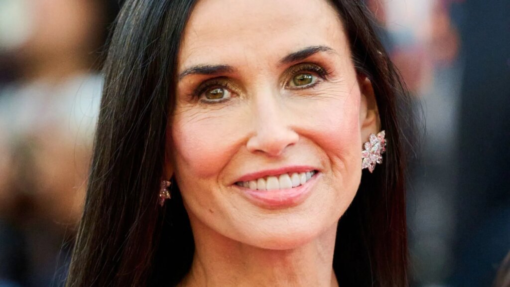 Demi Moore respecte une règle imposée aux femmes de plus de 60 ans, éloignant les pressions sociales.