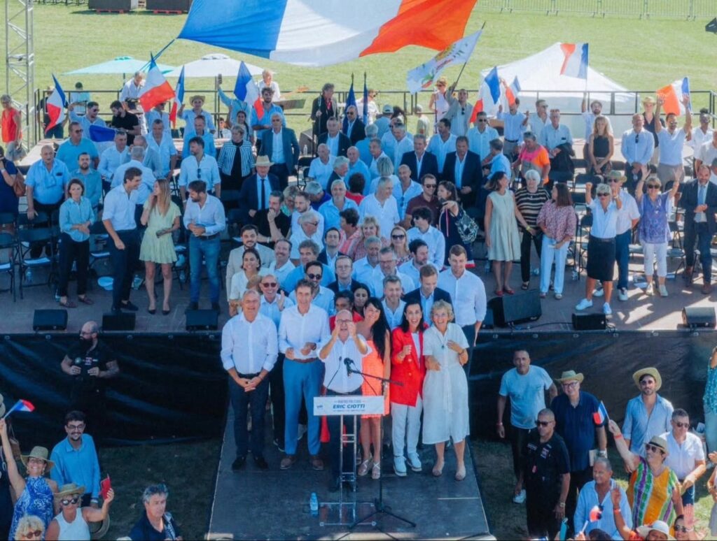Éric Ciotti annonce son soutien à Marine Le Pen lors de sa rentrée politique à Levens.