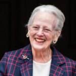 La reine Margrethe de Danemark hospitalisée, absente aux funérailles du roi Harald.