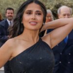 Salma Hayek célèbre son 60e anniversaire entourée de sa famille et exprime sa gratitude.