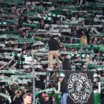 ASSE : un parcage interdit vendu aux Verts, suscitant des interrogations sur la gestion des infrastructures.