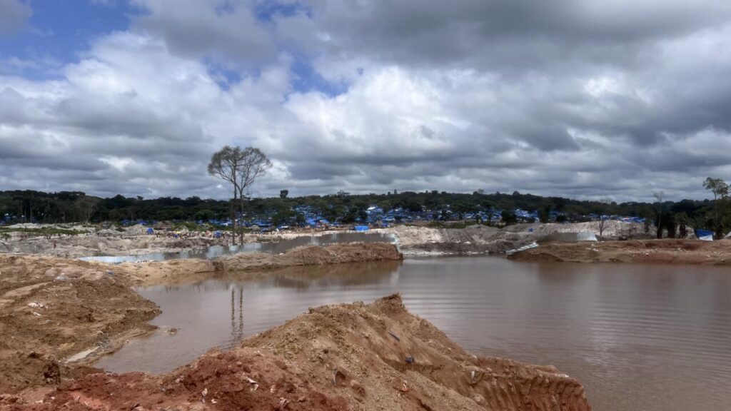 Fermeture de la mine à Zamboï : le village de Centrafrique face à une crise économique.