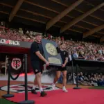 Toulouse célèbre ses champions avec Dupont et le Bouclier de Brennus avant le Top 14