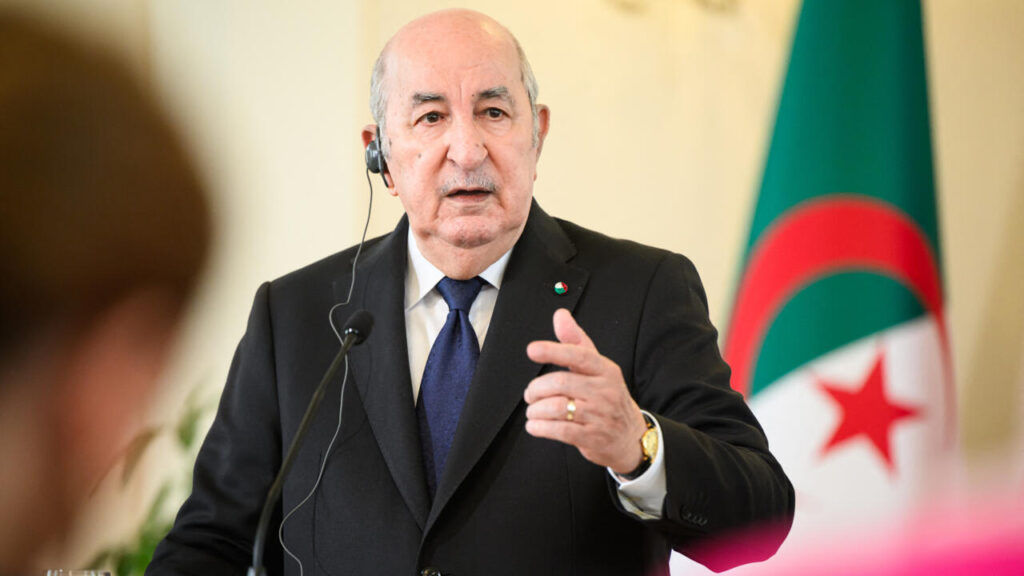 L’Algérie rompt ses relations diplomatiques avec les Émirats et ferme son espace aérien.