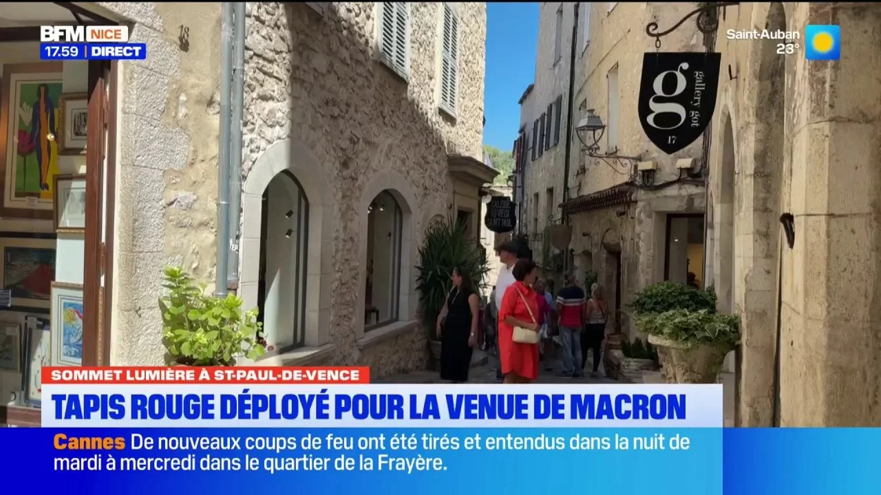 Le président de la République participe au premier Sommet Lumière pour discuter de la culture.