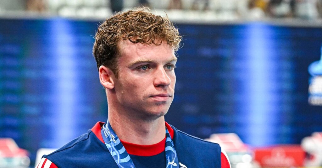 Léon Marchand au cœur d’une polémique sur les normes de compétition en natation