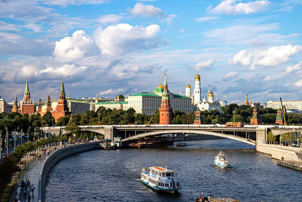 La Russie revendique son héritage de la « Troisième Rome » face aux critiques internationales.