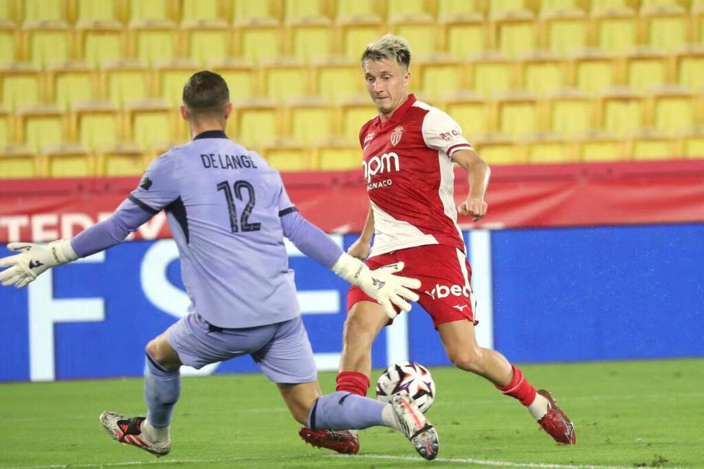 Aleksandr Golovin pourrait quitter l’AS Monaco, selon des sources de Nice-Matin.