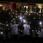L’OGC Nice rend hommage aux victimes de l’attentat du 14 juillet avant le match contre Le Mans.