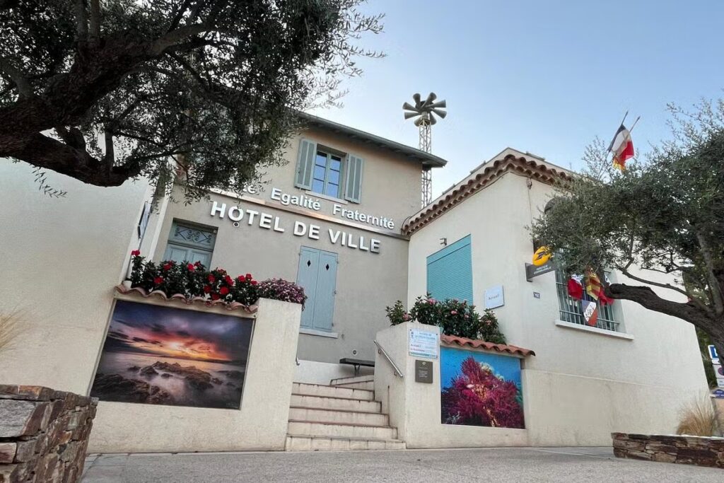 Réinitialisation du projet Cœur de village à La Croix-Valmer, croquis attendus en fin d’année.