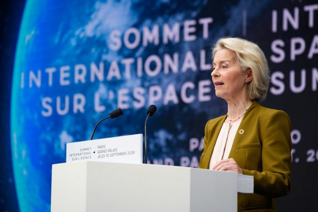 Fusion des géants européens du spatial : feu vert de von der Leyen pour l’accord anticipé.