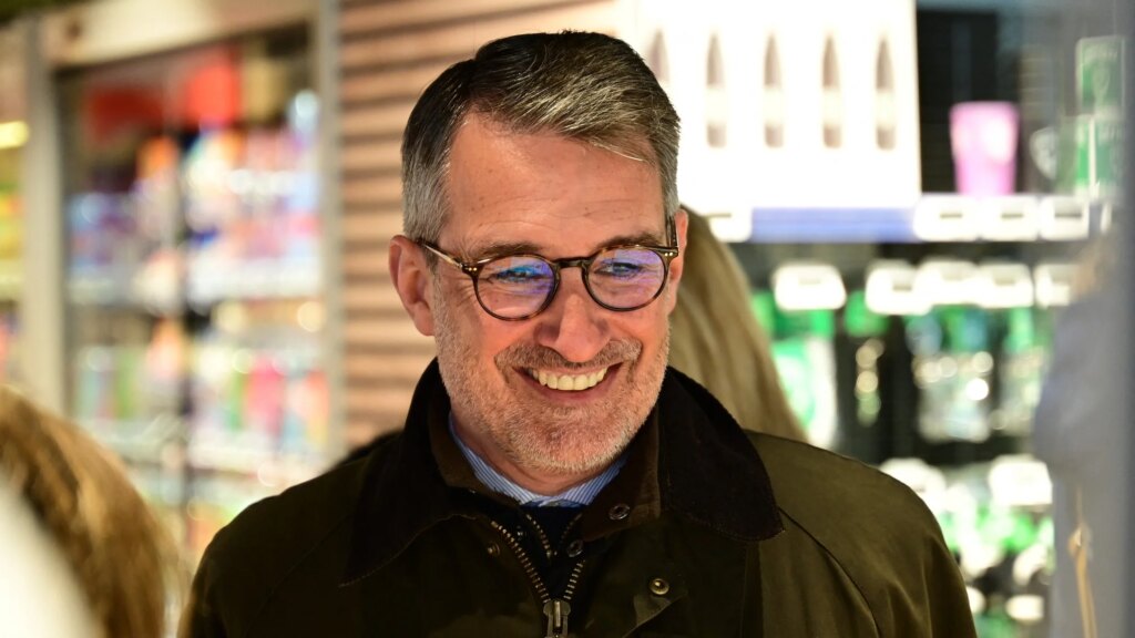 Le patron de Casino appelle à soutenir les commerces de proximité face à la vente en ligne.