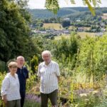 Un jardin remarquable ouvert au public en province de Liège, attirant des visiteurs locaux.