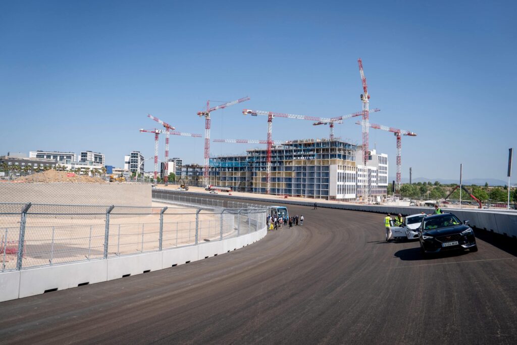 La Formule 1 organise un Grand Prix à Madrid en 2024, marquant une première pour la ville.